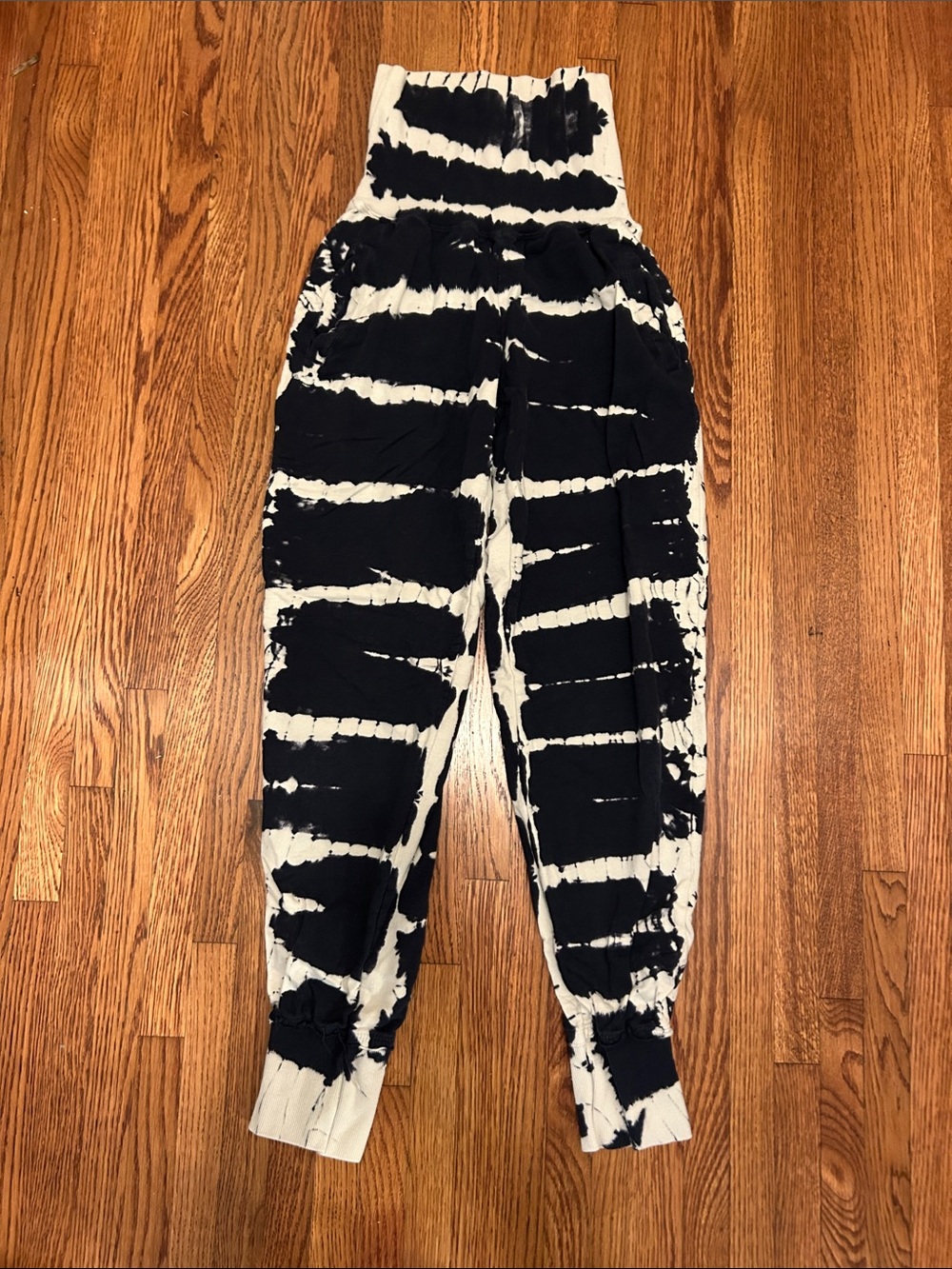 Young Fabulous & Broke women’s tie dye joggers S